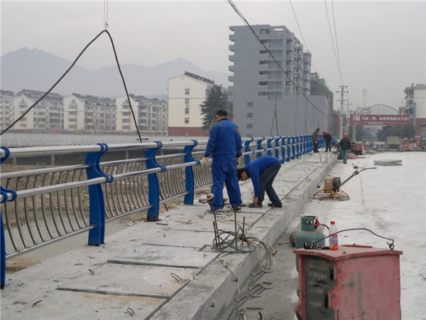保山不锈钢复合管护栏常见问题及解决方案